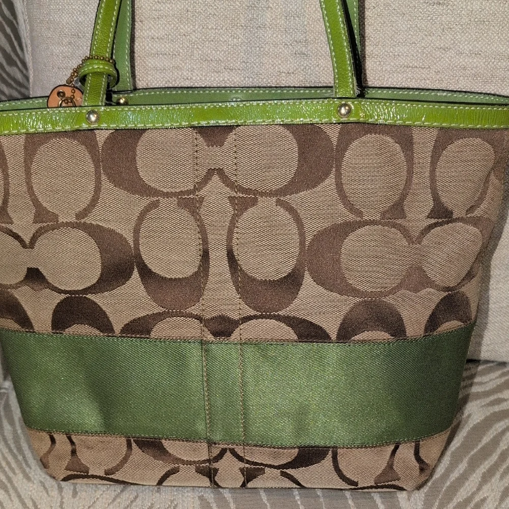 Coach Signature C Tote With Green Apple Patent Leather Trim 2006 Style 10124 - Picture 6 of 14